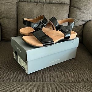 Vionic Marsala Metallic sandals